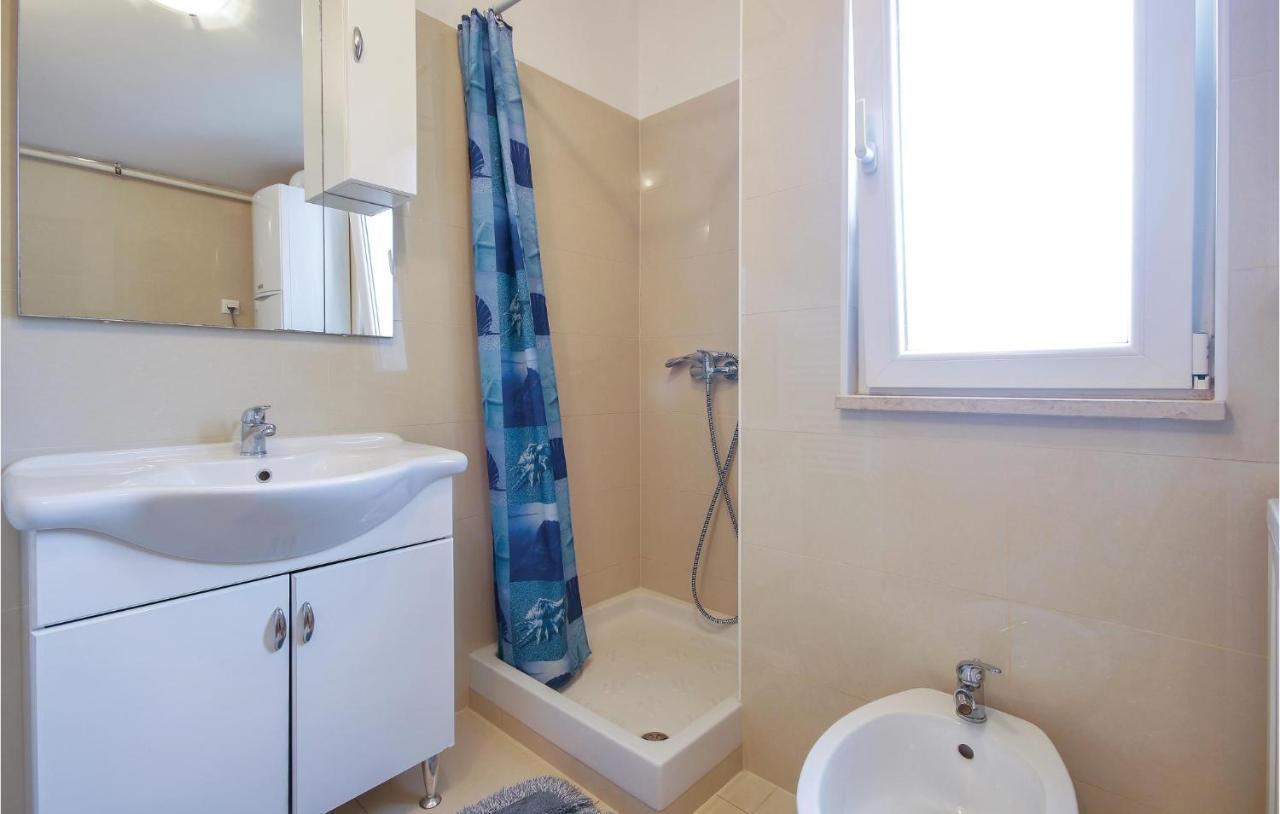 Cozy Apartment In Medulin With Kitchen Luaran gambar