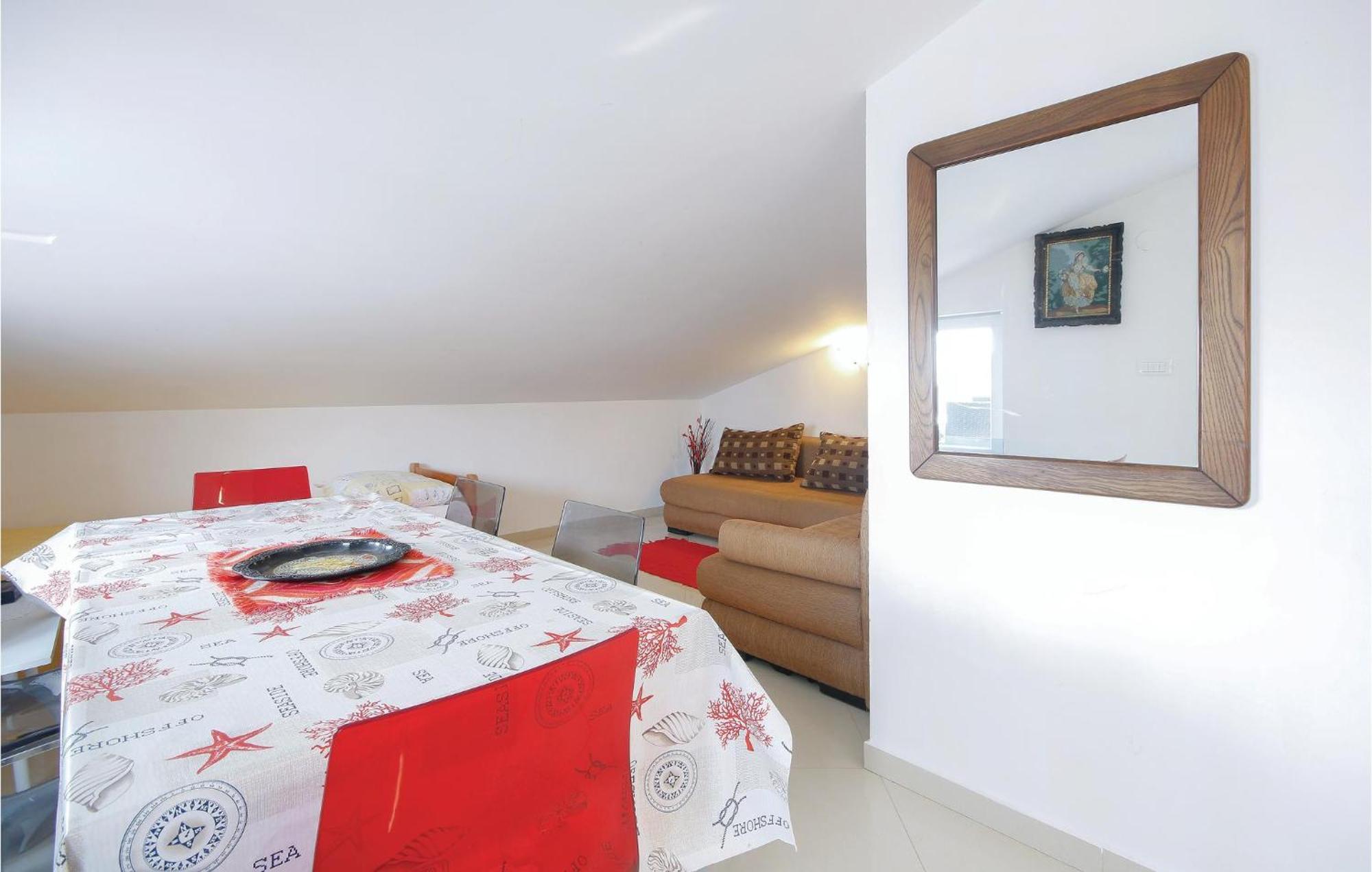 Cozy Apartment In Medulin With Kitchen Luaran gambar
